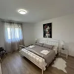 Hill 아파트 Ražanac