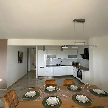 Apartment Hill Razanac