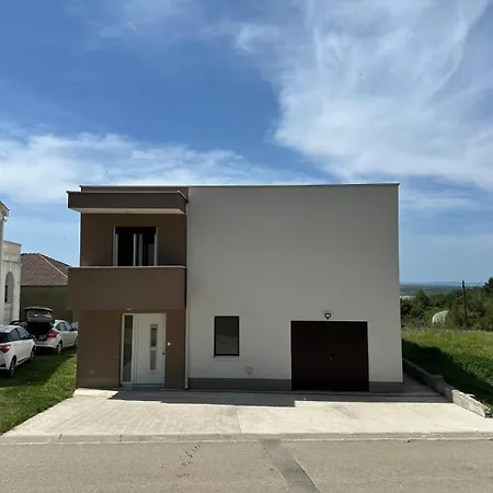Hill Apartment Razanac