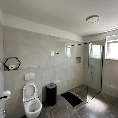 Hill アパート Ražanac