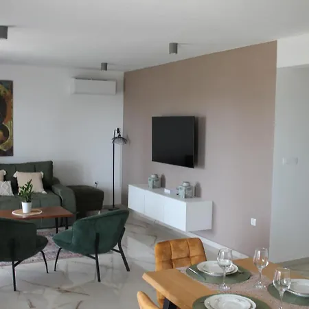 Apartment Hill Ražanac