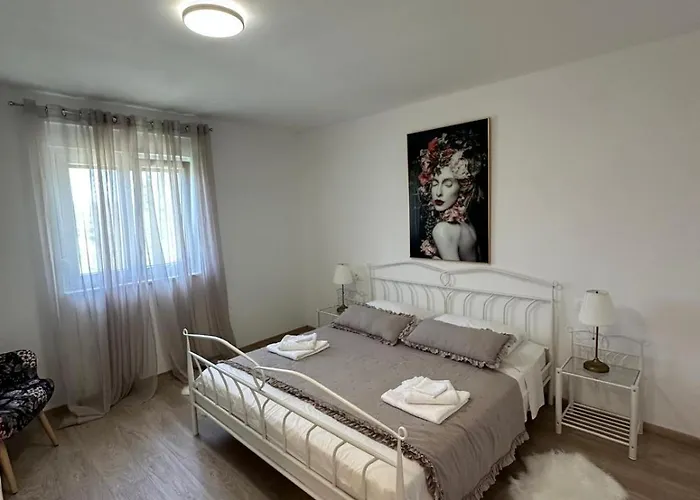 Hill Apartment Ražanac